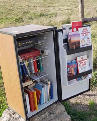 FRIGOBOOK: NË ROMË, FRIGORIFERËT E HEDHUR NË RRUGË KTHEHEN NË BIBLIOTEKA TË VOGLA 